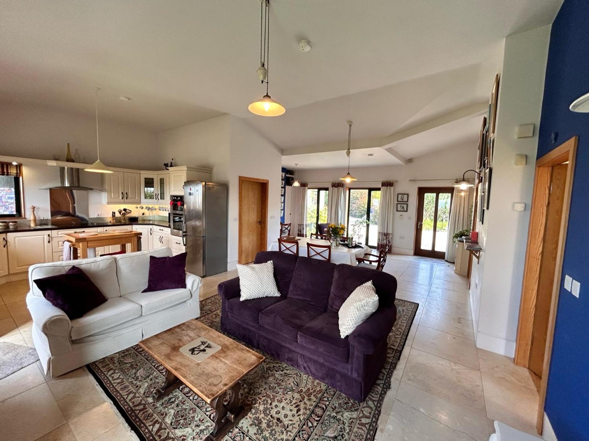 Golf & Family Chill Cottage, Hot-tub, 10 Min Holiday home *